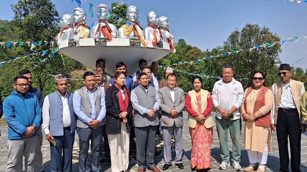 माओवादी वरिष्ठ उपाध्यक्ष श्रेष्ठद्वारा पञ्चकन्याको घ्याङ्स्वाँरा सहिद स्मारक पर्यटकीय पार्क अवलोकन