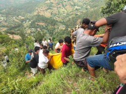 काभ्रेमा बस दुर्घटना हुँदा आठ जनाको मृत्यु