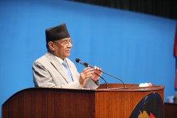 मल बिना रोपाईं, बिनासिँचाइँ सुक्दै छ धान ,  मल र विजुली काहाँ गयो ? : अध्यक्ष प्रचण्ड 