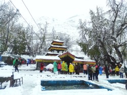 हिमपात हुँदा किसान र पर्यटन व्यवसायी उत्साहित