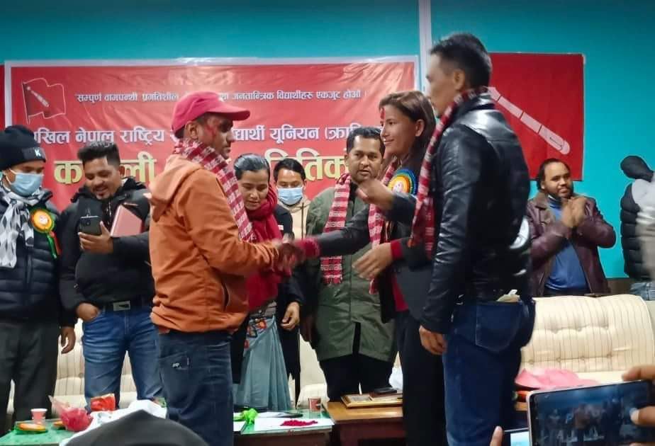 कालिकोटमा स्ववियु सभापतिसहित एमालेका विद्यार्थी नेता अखिल (क्रान्तिकारी)मा प्रवेश 