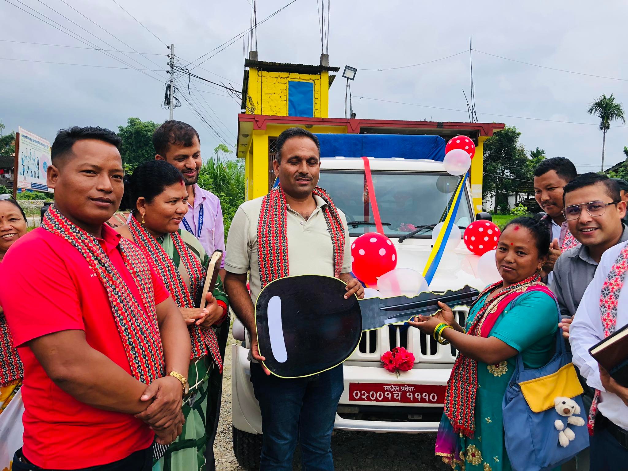 सिन्धुलीमा ठाकुरेश्वर महिला कृषि सहकारीलाई कृषि एम्बुलेन्स हस्तान्तरण