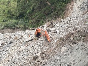 पहिरोले डोजर पुर्दा चालकको मृत्यु