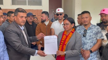 चितवन क्षेत्र नम्बर ३ मा रेणुको उम्मेदवारी दर्ता