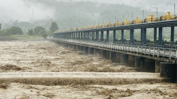 अविरल वर्षाः देशभर ६३ स्थानमा यातायात अवरुद्ध, काठमाडौं उपत्यका प्रवेश गर्ने सबै नाका बन्द