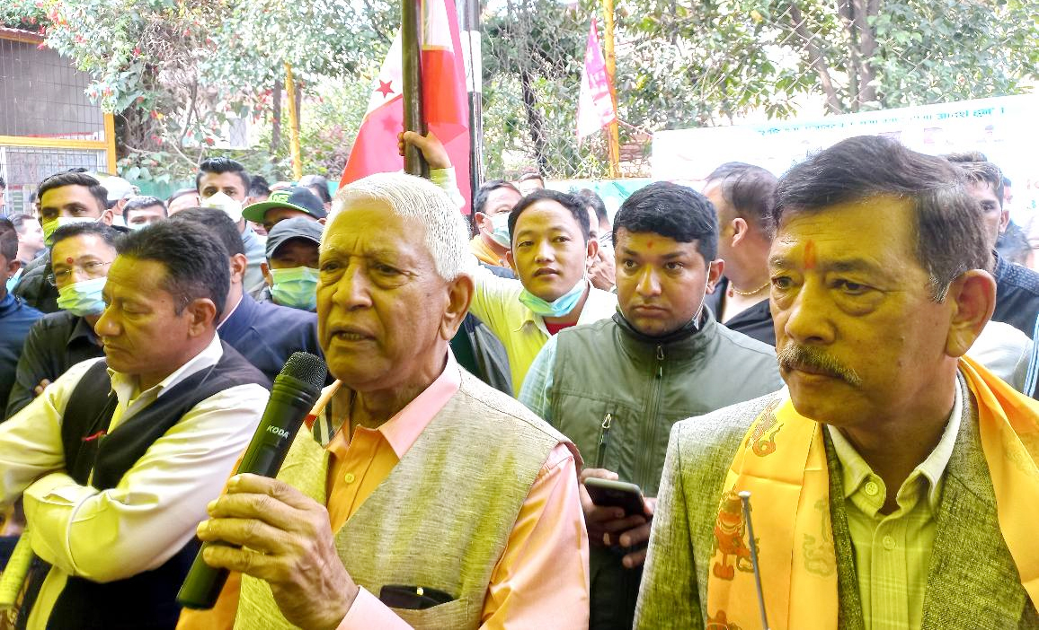 पार्टीलाई बलियो बनाउन गुटको अन्त्य गरौं : नेता केसी