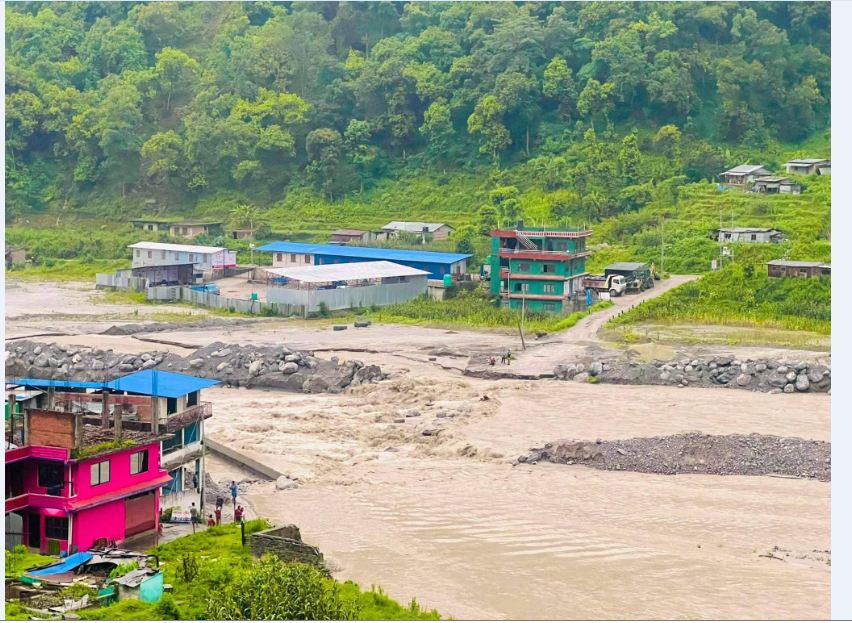 मेलम्ची क्षेत्रमा यातायात आवागमन कठिन बन्दै