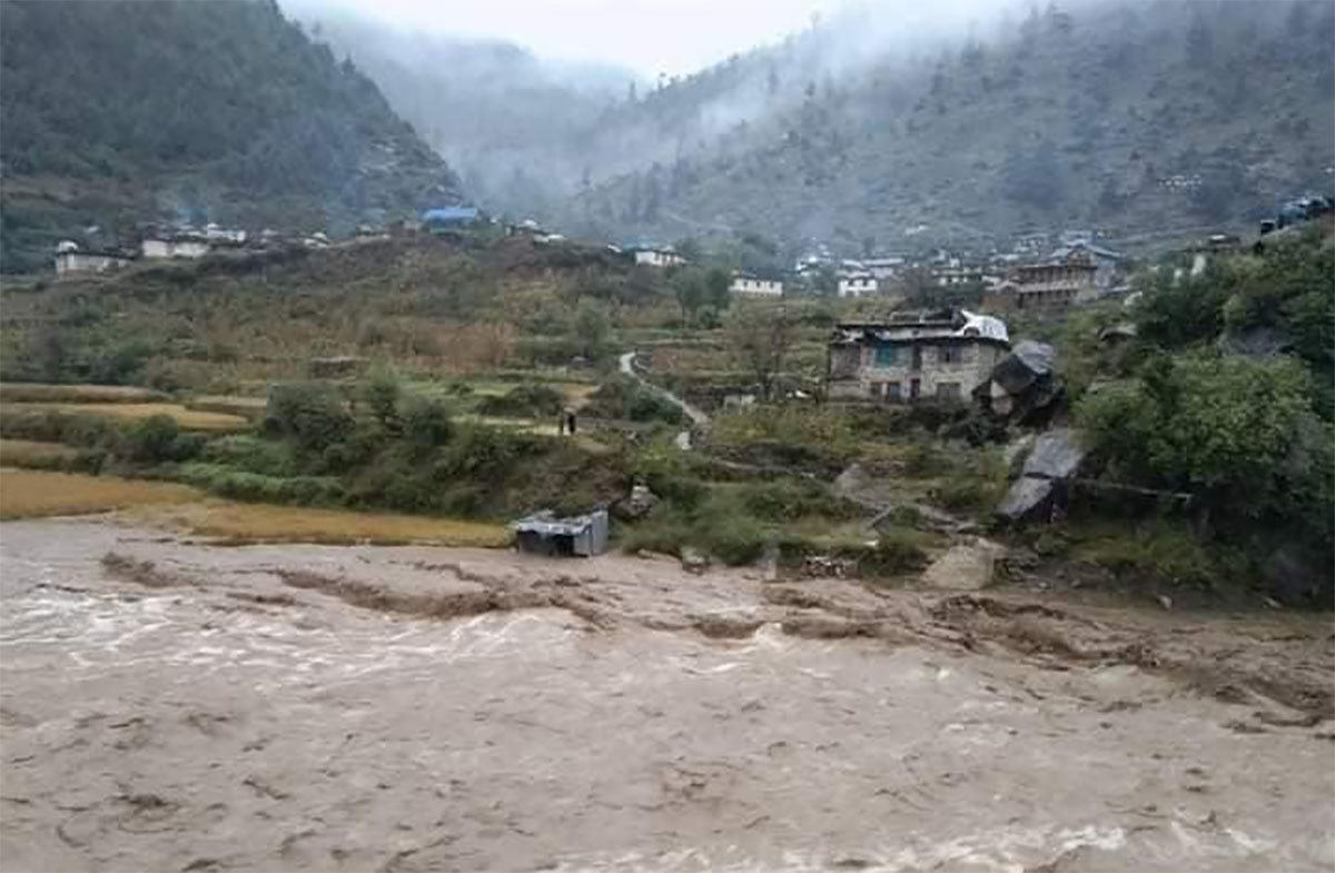 नेपालमा बाढीपहिरामा परी मृत्यु हुने ४८ पुगे, ३१ बेपत्ता [अपडेट]