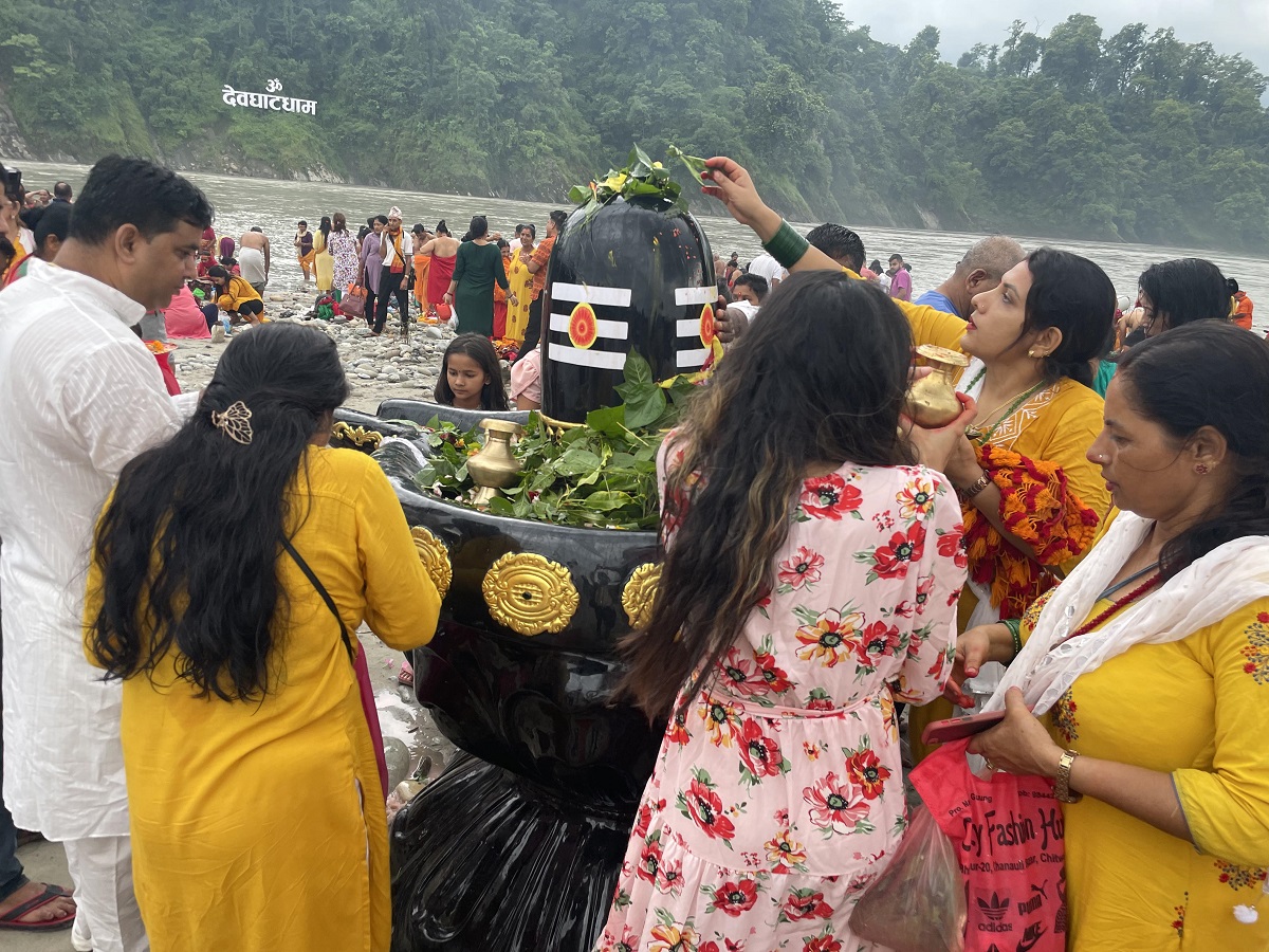 आज साउनको पहिलो सोमबार, शिवालयहरूमा भीड