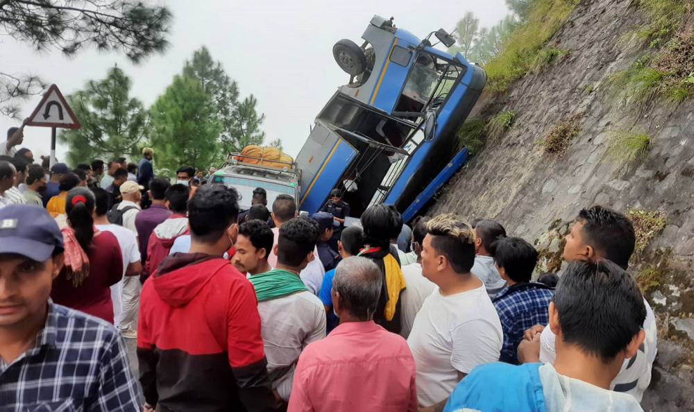 भीमफेदीमा सवारी दुर्घटना हुँदा ७ जनाको मृत्यु [अपडेट]