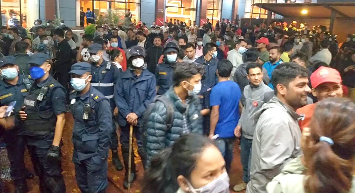 अखिल क्रान्तिकारीको सम्मेलनमा नारावाजी, सम्मेलनबाटै पदाधिकारी टुंग्याउन माग [भिडियो]