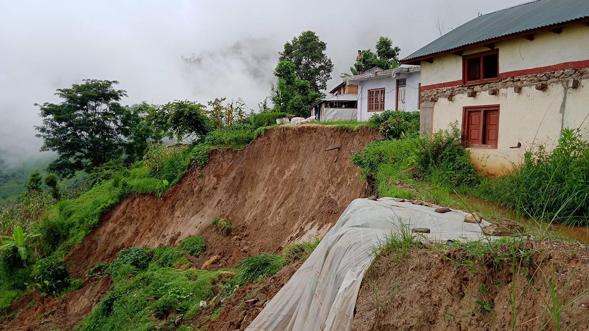 नुवाकोट पञ्‍चकन्याको जोगीमारामा थप पहिरो, तीन घर उच्च जोखिममा