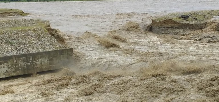 कर्णालीको बाढीले आठ सयभन्दा बढी परिवार डुबानमा