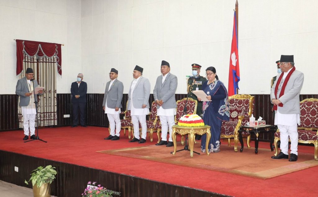 सभामुखद्वारा राष्ट्रपतिसमक्ष शपथ