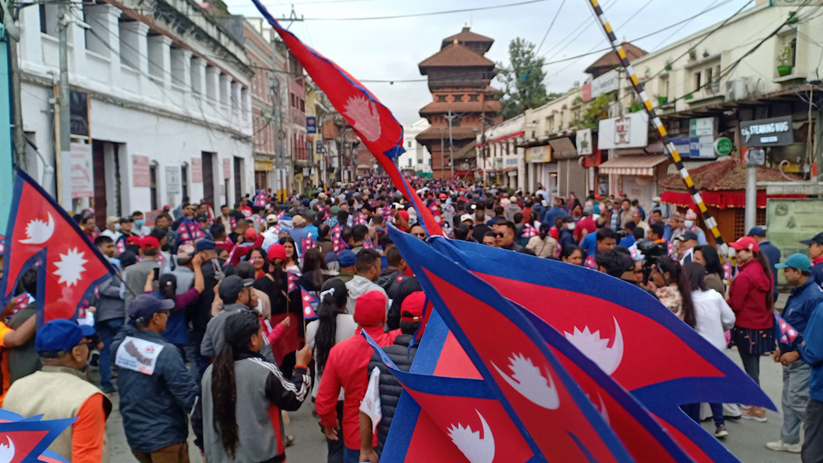 ९ तस्बिरमा हेर्नुहोस्, एमालेको पदयात्रा